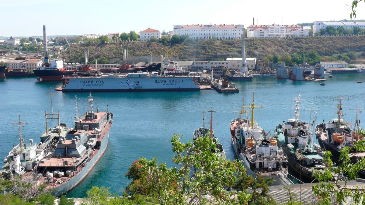 Rusko chce vybudovat námořní základnu v okupované Abcházii, Gruzínci se bouří